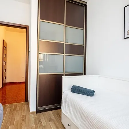 Apartment Pineapple Ochota, 3 Rooms, Parking