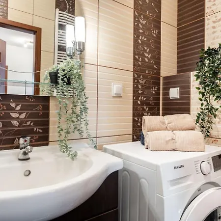 Pineapple Ochota, 3 Rooms, Parking