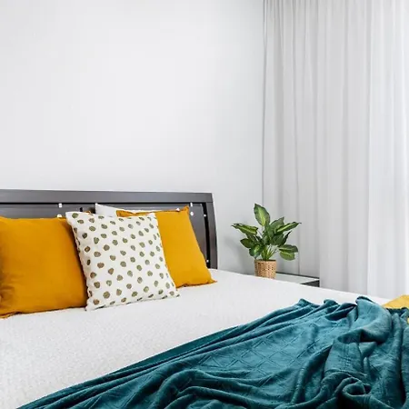Pineapple Ochota, 3 Rooms, Parking