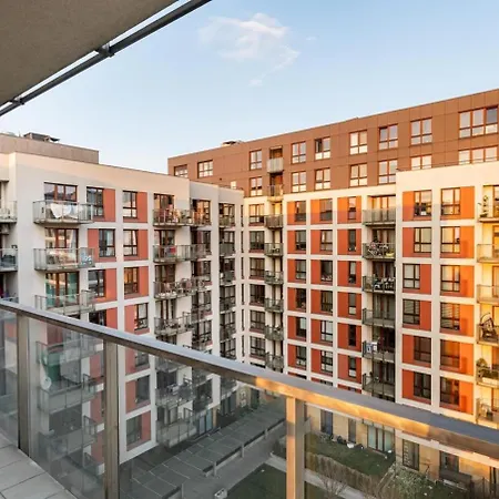 Pineapple Ochota, 3 Rooms, Parking Apartment