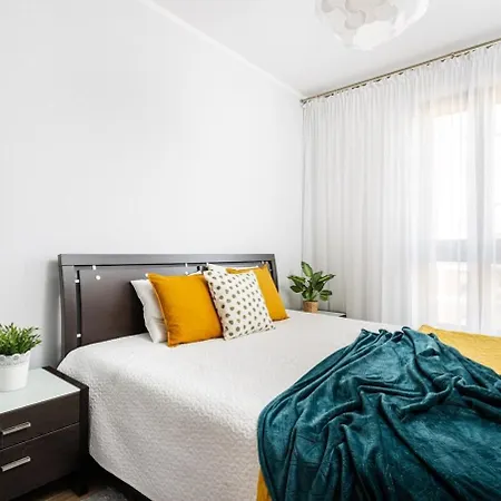 Apartment Pineapple Ochota, 3 Rooms, Parking Warsaw